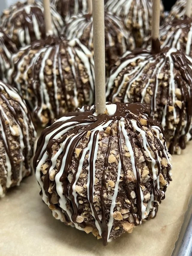 Andre'z Large Loaded Apple — Andre'z Dipped & Drizzled